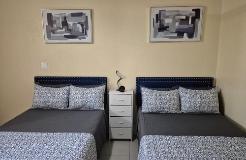 Runaway Bay Apartment | Between The Blues