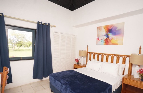 Rockley Apartment | BLUE HAVEN 2- 2 BR CONDO ROCKLEY near BEACH W/POOL