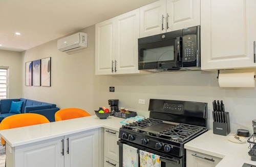 St. John's Apartment | Blue Haven Suite at Black Pineapple Cottages