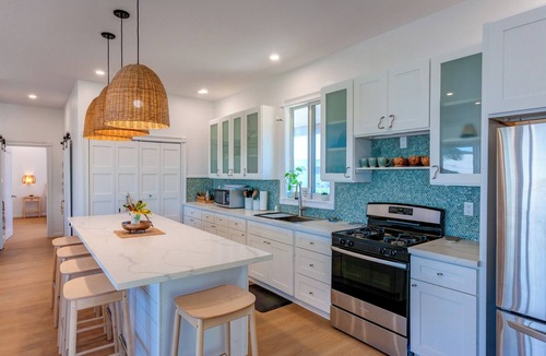 Hope Town House | Blue Moon: Cottage South of Abaco Inn with dock