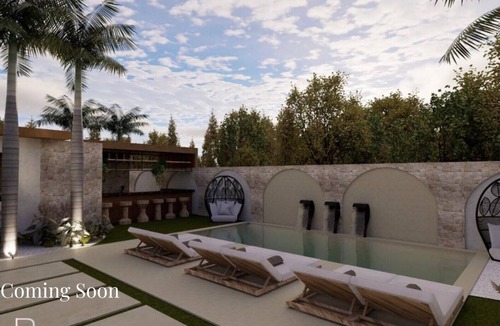 Pos Chiquito Hotel | Boutique Studio | King Bed & Pool | Unit 1 | Aluna