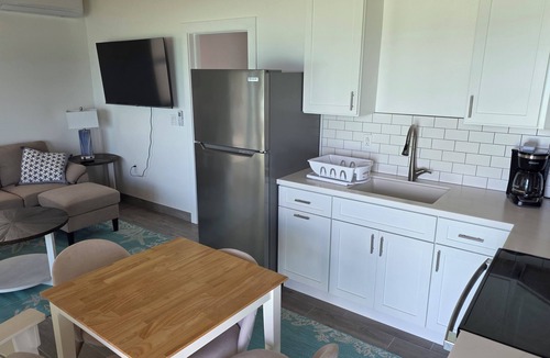 Spanish Wells House | Brand-new 1-bedroom duplex on a beautiful private beach on Russell Island