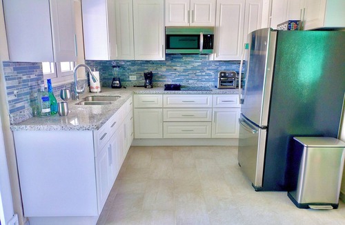 Kudawecha Apartment | Brand-New Tropical Adults-Only ‘ Atupa ‘ Retreat in Aruba. Close by the Beach.