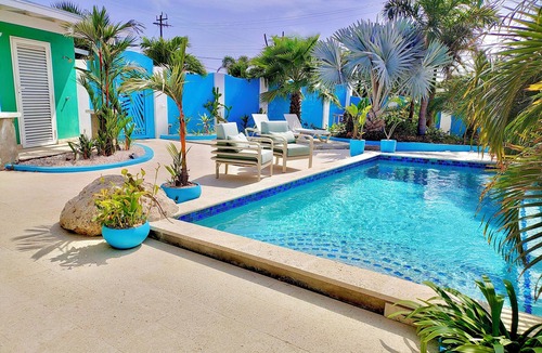 Kudawecha Apartment | Brand-New Tropical Adults-Only ‘ Atupa ‘ Retreat in Aruba. Close by the Beach.