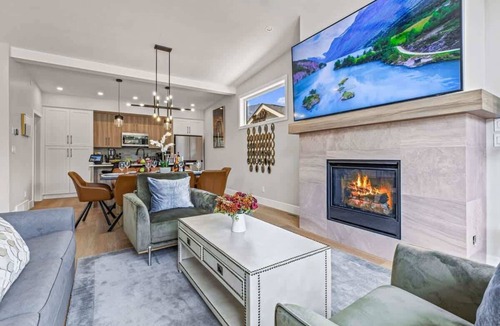 Teepee Town House | BRAND NEW|Vienna by SSR|TopView|Luxury|PRIVATE HOT TUB|4BR (BL# RES-11679)