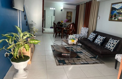 Portmore House | BridgeView Townhouse 20 mins from Hellshire Beach