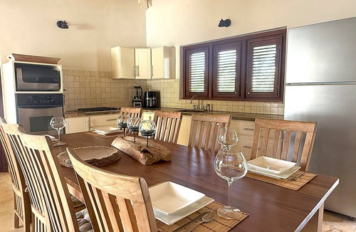 Oranjestad-West Villa | Bright 3-Bedroom Villa Near Eagle & Palm Beach