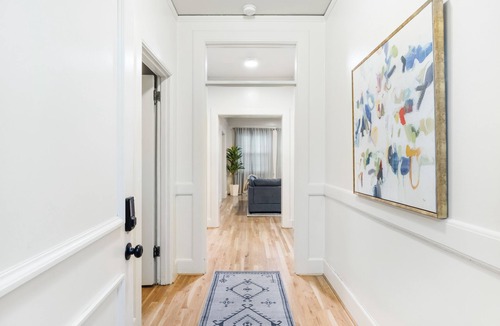 Goose Hollow Condo | Bright, Charming, and Conveniently Located 3-Bedroom Condo in NW Portland