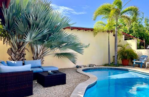 Bubali House | Bubali Gardens - Eagle Beach's Oasis