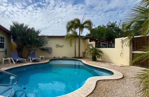 Bubali House | Bubali Gardens - Eagle Beach's Oasis