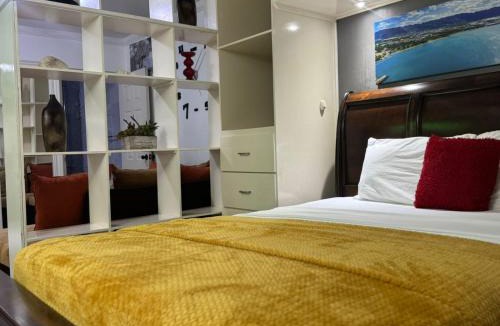 Eden Gardens Apartment | Budget Kingston Classic - Kensington Nest