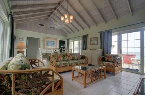 Dunmore Town House | Bullens Bluff Beachfront Home