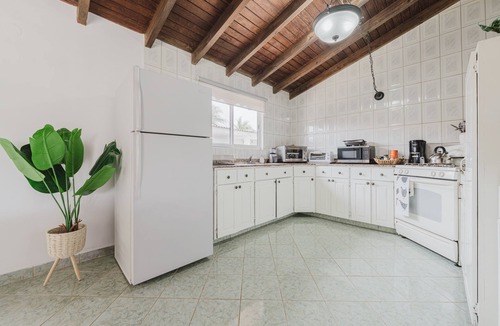 Sabana Basora House | Caribbean Corner Home "Tropical"