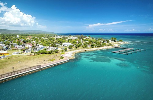 English Harbour Boat Rental | Caribbean Dream: Sun-Soaked Sailing Adventure from Antigua and Barbuda