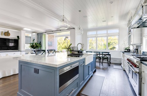 North of Wilshire House | Casa dei Sogni-Brand New 5200 sq ft-3 level home