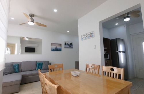 Boegoeroei House | Casa Familiar 8 min de Eagle Beach, Ext. Agradable