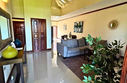 Beverly Hills Apartment | Casa Pors Luxury Apartment with Security, Pool, Gym, & AC in Charming Kingston 6