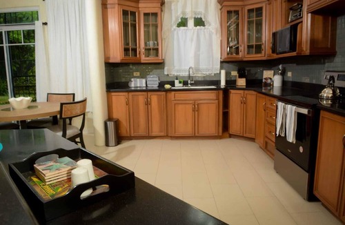 Runaway Bay Apartment | Casita Del Mar