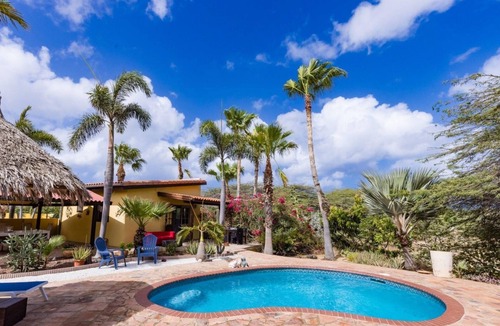 Tarabana House | Caya Luna Apartments casita Trupiaal