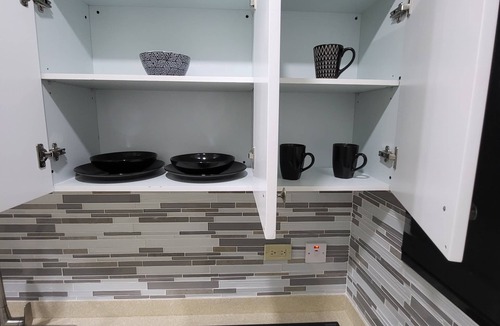 Eastwood Park Apartment | Central Modern 1Bedroom Apartment for 4 with secure parking