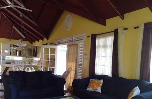 Gros Islet Ski Chalet | Chalet Mako -5mins from Rodney Bay marina and beach !