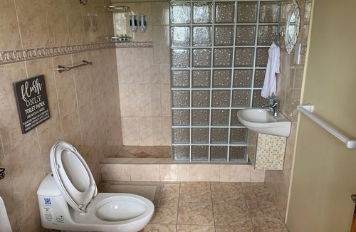 Marisule Bed & Breakfast | Charming 1-bedroom bed & breakfast in welcoming Monchy with AC