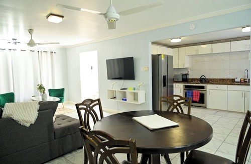 Orange Bay House | Charming 2-bedroom beach house with WiFi, AC in beautiful Negril
