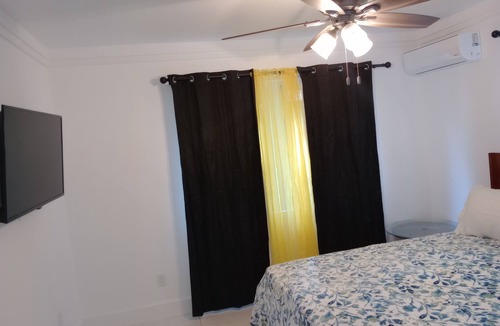 Marsh Harbour Apartment | Charming 2-bedroom apartment on Crockett Drive/Roderick Corner