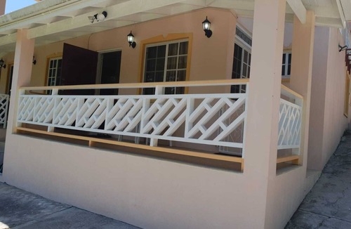 Lance aux Epines Apartment | Charming 2-bedroom 2 bathroom apartment with AC in upscale an area in St. George