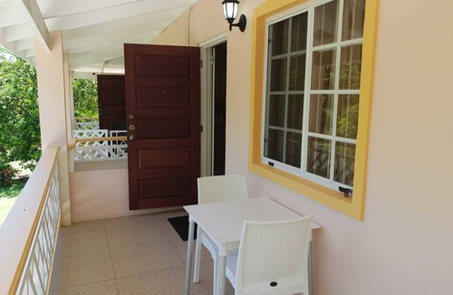 Lance aux Epines Apartment | Charming 2-bedroom 2 bathroom apartment with AC in upscale an area in St. George
