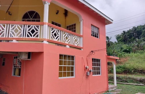 Castries Quarter Apartment | Charming 2-bedroom apartment in Ti Chimen, Babonneau with WiFi, AC, Hot Water.