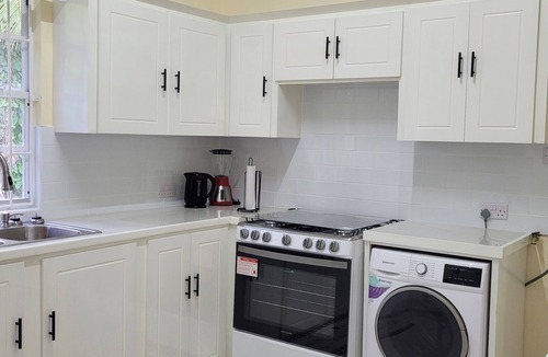 Castries Quarter House | Charming 2-bedroom house in awesome Castries with WiFi, AC