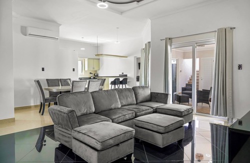 Opal House | Charming 3-bedroom house with AC and WiFi in Noord