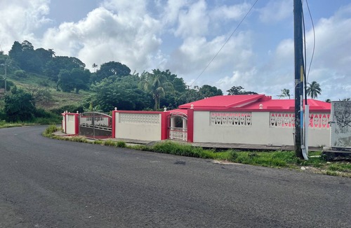 Choiseul Quarter House | Charming 3-bedroom villa with WiFi and AC in Union Vale