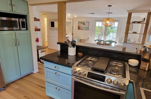 Hope Town House | Charming 3BR house w/WiFi, AC, and harbor view in historic Hope Town Settlement