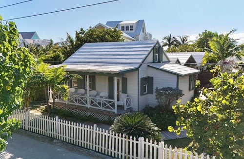 Hope Town Cottage | Charming Cottage w/pool- in the highly desired settlement