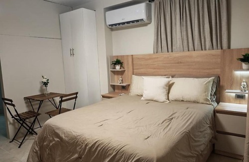Yamasa Apartment | Charming studio apt-wifi-AC-Netflix-1 Bath-1 Bed