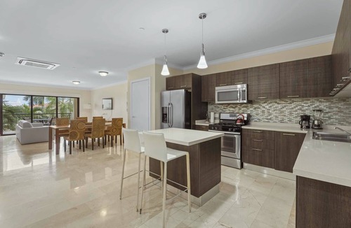 Palm Beach Apartment | Chic 2-bedroom apartment in the heart of Palm Beach