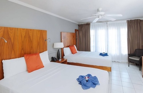 Charlotte House | Come Create Memories w/ Fun-filled Adventures at this Paradise! 4 Relaxing Units