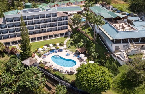 Charlotte House | Come Create Memories w/ Fun-filled Adventures at this Paradise! 4 Relaxing Units