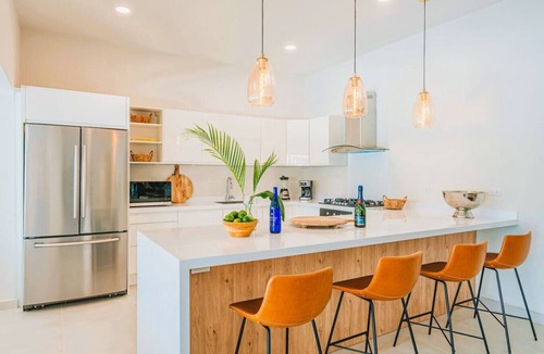 Bakval Villa | Conch Beach Villa NEW 7-Bed 6 Bath Pool 5-min to Beach by Bocobay