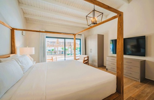 Bakval Villa | Conch Beach Villa NEW 7-Bed 6 Bath Pool 5-min to Beach by Bocobay