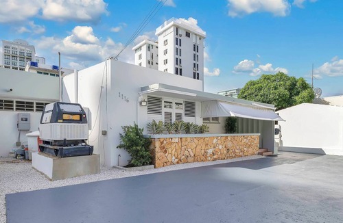 Santurce House | Condado Villa 5Bd 3Ba | Spa/Generator/Parking