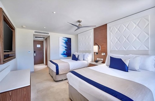 Morne Rouge House | Convenient Stay, Superb Location! Outdoor Swimming Pool, Beachfront Property!