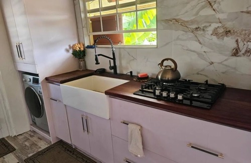Bridgetown House | Cozy 1-bedroom apartment close to US Embassy and Port