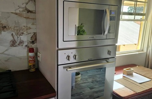 Bridgetown House | Cozy 1-bedroom apartment close to US Embassy and Port