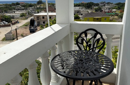 Gordon Town Apartment | Cozy 1-bedroom apartment in peaceful Bull Bay with AC