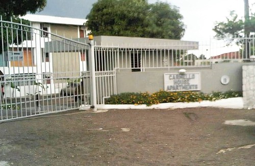 Saint Andrew Apartment | Cozy 1-bedroom apartment with AC and WiFi in central Kingston