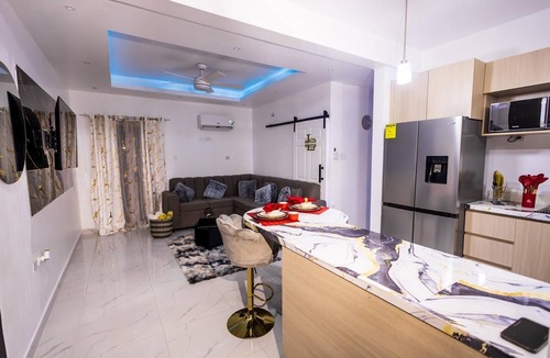 Eden Gardens Apartment | Cozy 1-bedroom apartment in adorable Kingston with AC