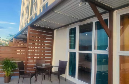 Portmore Apartment | Cozy 1-bedroom Bayfront Apartment in Portmore with Private Balcony
